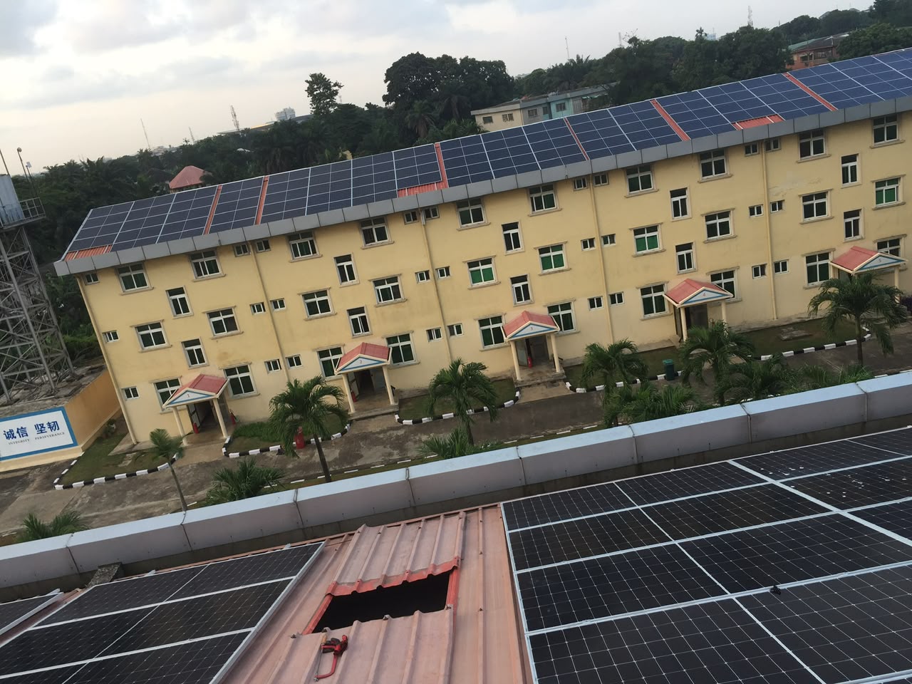 Carl Solar hybrid power setup
